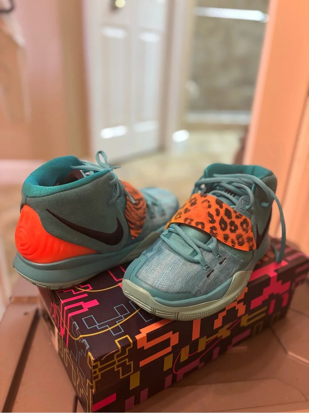 Gently used kyrie 6 gs in oracle blue 6y fits women’s 7.5